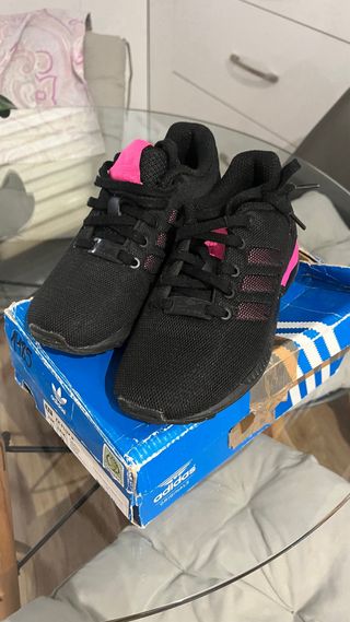 Zapatillas Adidas Negras y Rosa talla 31