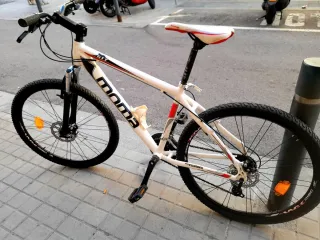 Bicicleta Moma GT Blanca