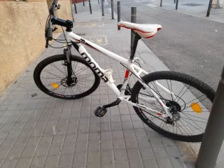 Bicicleta Moma GT Blanca