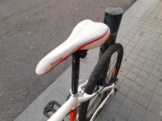 Bicicleta Moma GT Blanca