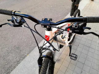 Bicicleta Moma GT Blanca