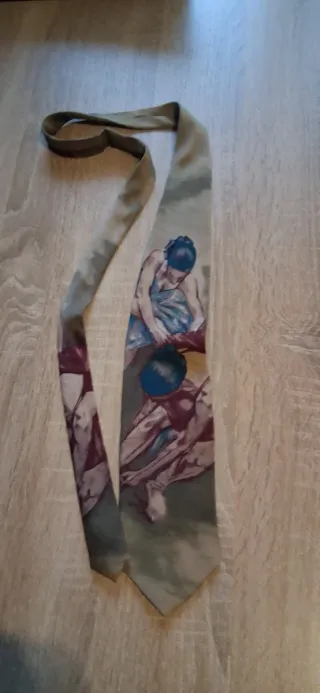 Cravatta con stampa artistica