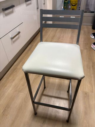 Taburetes altos cocina metal y polipiel