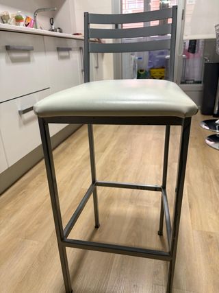Taburetes altos cocina metal y polipiel