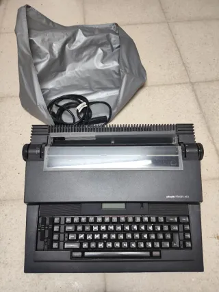 Máquina de escribir Olivetti Praxis 45D