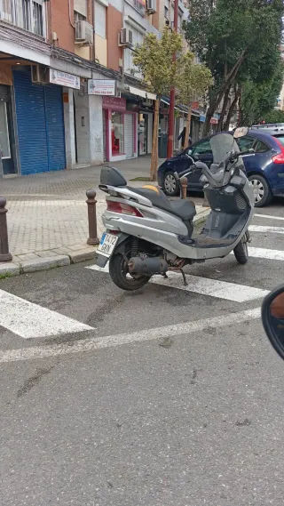 Moto SYM 125cc Maxiscooter Automática