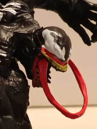 Figura Venom Marvel