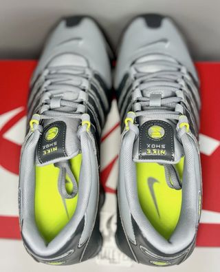 Nike Shox NZ Gris Oscuro/Wolf Grey-Volt