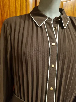 Vestido midi plisado cinturón. Zara. Talla M.Nuevo