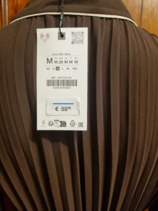 Vestido midi plisado cinturón. Zara. Talla M.Nuevo