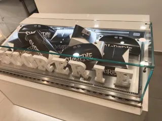 Vitrina pasteleria refrigerada Coreco 1500 reserva