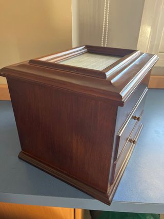 Joyero de madera con cajones