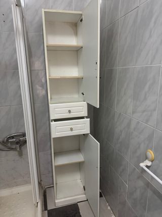 Armario de baño blanco