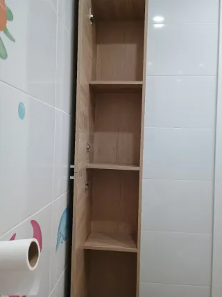 Armario de baño madera y blanco