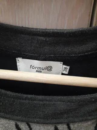 Vestido sin mangas con letras