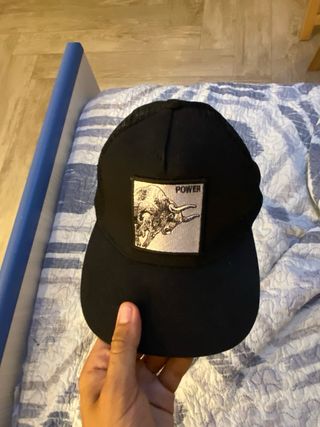 Cappellino nero con stampa toro POWER