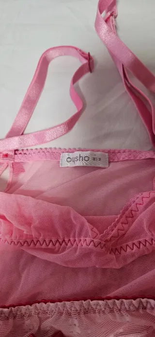 Conjunto lencería rosa con cerezas