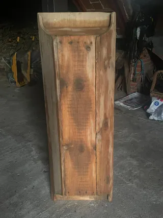 Artesa de madera rústica