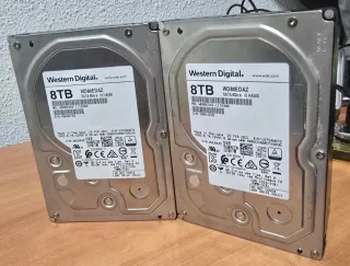 2x Western Digital 8TB HDD WD80EDAZ