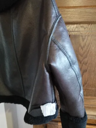 Cazadora NUEVA Zara a estrenar efecto piel  marrón