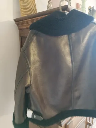 Cazadora NUEVA Zara a estrenar efecto piel  marrón