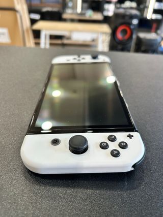 NINTENDO SWITCH OLED (SIN CAJA)