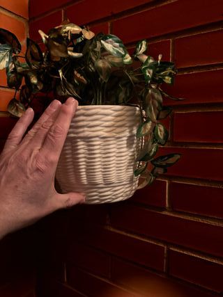 Macetero de pared cerámica tejido