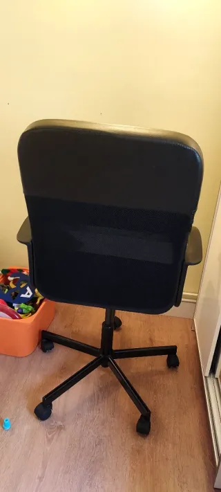 Silla de oficina IKEA negra