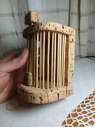 Jaula artesanal de corcho