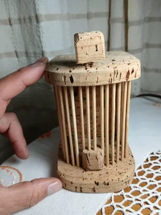 Jaula artesanal de corcho