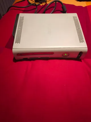 Xbox 360 20GB Blanca + Mandos y Cables