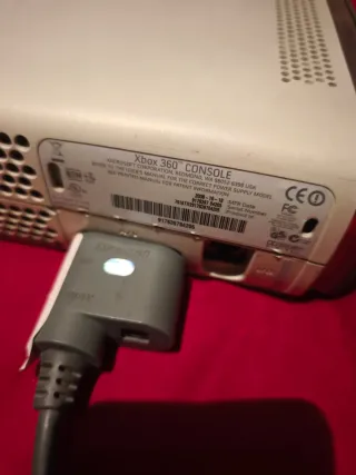 Xbox 360 20GB Blanca + Mandos y Cables