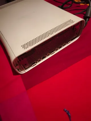 Xbox 360 20GB Blanca + Mandos y Cables