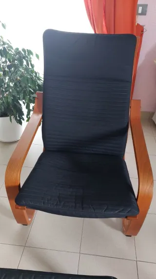 Poltrona Ikea con poggiapiedi