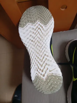 Zapatillas Nike Negras y Verdes