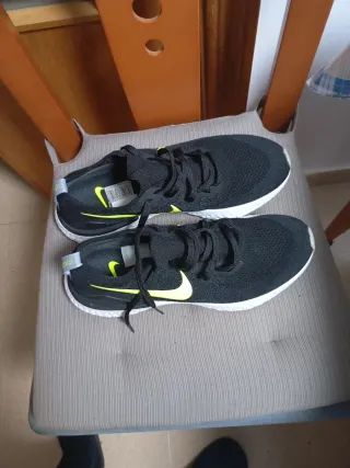 Zapatillas Nike Negras y Verdes