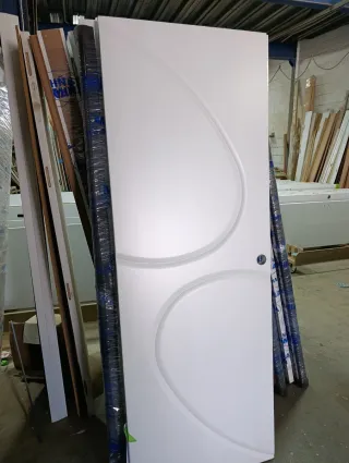 Puerta corredera lacada blanco