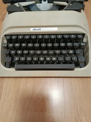 Máquina de escribir Olivetti