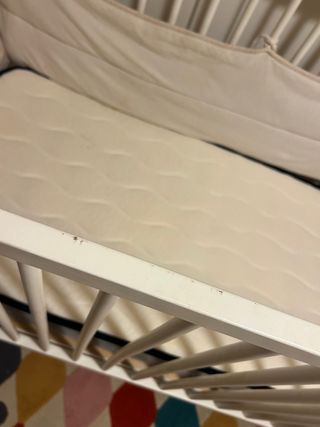 Cuna de bebé blanca