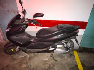 Honda PCX 125cc Scooter