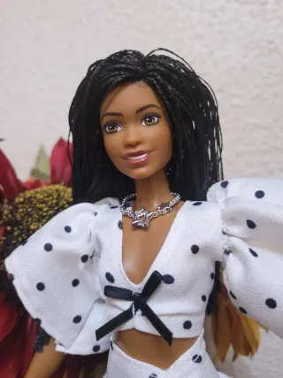 Muñeca con vestido de lunares