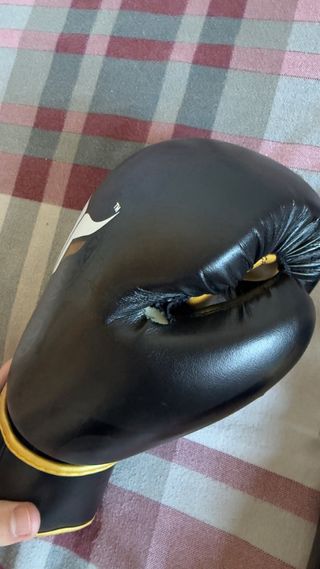 Guantes de boxeo negros