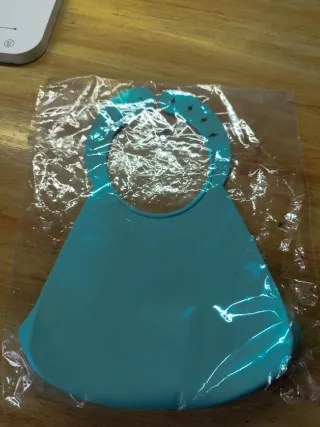 Babero de silicona para bebé