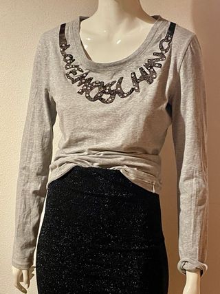 Camiseta Moschino manga larga con pedrería