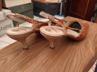 Zapatos de tacón beige y naranja talla 39