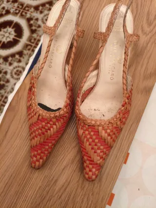 Zapatos de tacón beige y naranja talla 39