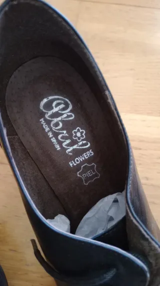 Zapatos de piel negros con cordones