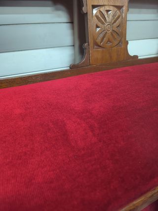 Banco de madera vintage. Iglesia.