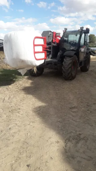 Pinza para empacadora de silo