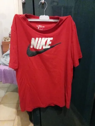 Camiseta Nike Roja